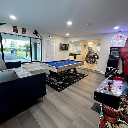 Modern Tropical Oasis With Arcade, Hottub & Minigolf Villa Hollywood Exteriör bild