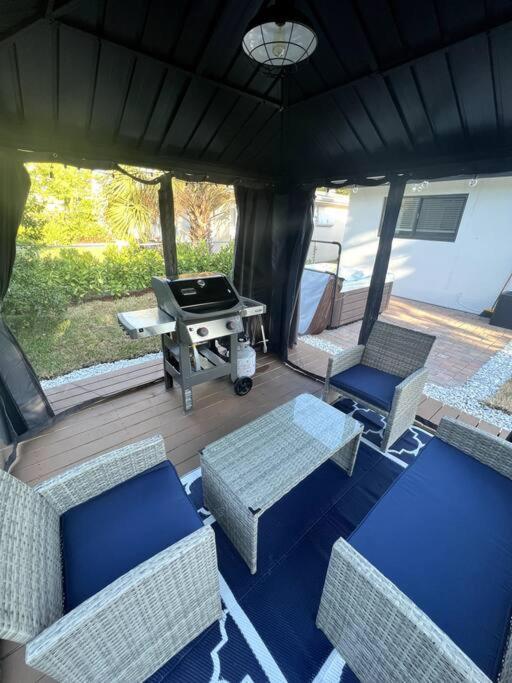 Modern Tropical Oasis With Arcade, Hottub & Minigolf Villa Hollywood Exteriör bild