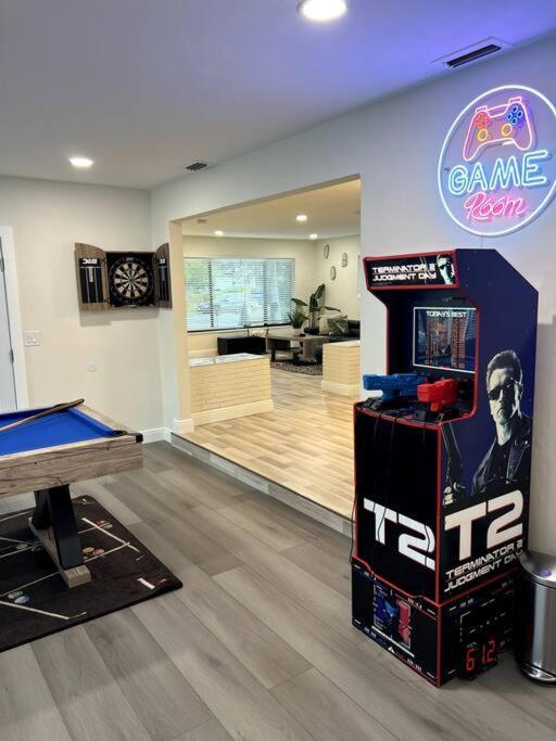 Modern Tropical Oasis With Arcade, Hottub & Minigolf Villa Hollywood Exteriör bild