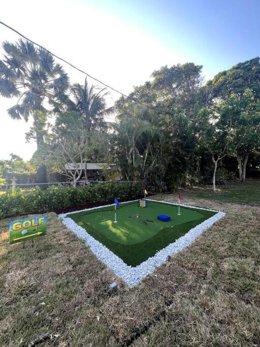 Modern Tropical Oasis With Arcade, Hottub & Minigolf Villa Hollywood Exteriör bild